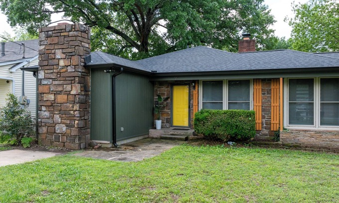 Fort Smith House | Remodeled Home in a Great and Quiet Neighborhood - Close to Everything!