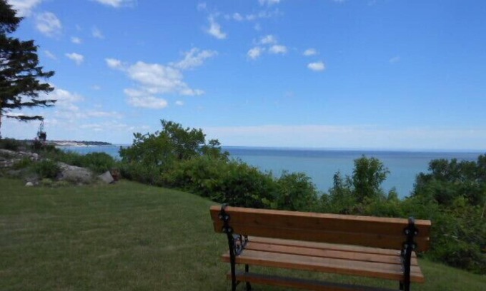 Sheboygan House | REMODELED HOME ON LAKE MICHIGAN