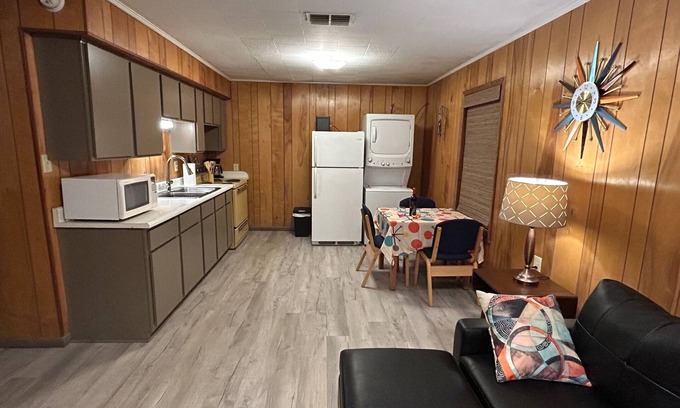 Nacogdoches Apartment | Remodeled mid-century apartment walking distance to downtown, SFA and hospital