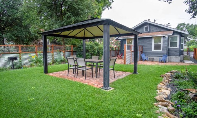 Mahncke Park Apartment | Remodeled Modern 1br/1ba Apt #1 Near Downtown