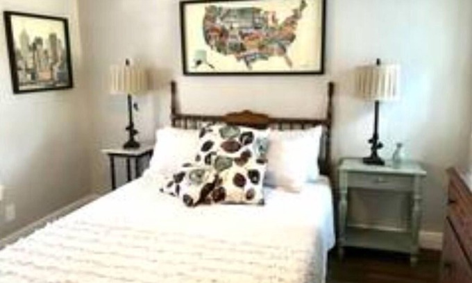 Eastside Promise Neighborhood Apartment | Remodeled Spacious 2 bedroom Gem in downtown San Antonio Dignowity