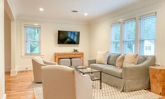 Port Huron Apartment | Remodeled Upstairs Apart. with Lake Views, Half Mile to Beaches, Prime Location