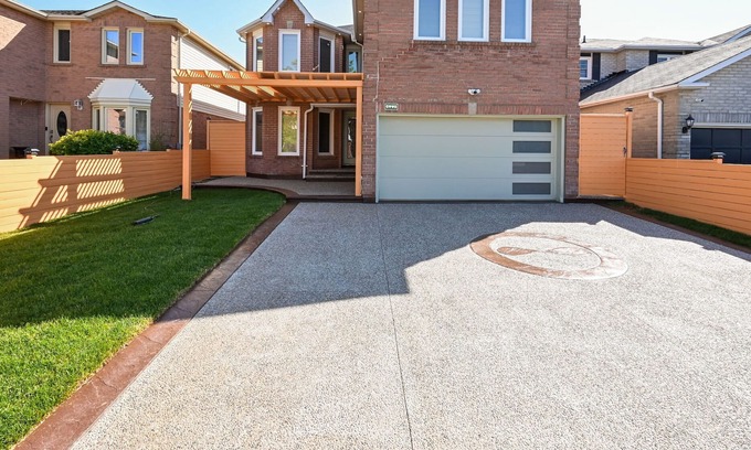Lisgar House | Remodelled Luxury Dream Home !