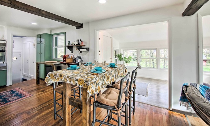 Dauberville Cabin | Remote Pennsylvania Cabin w/ Private Hot Tub