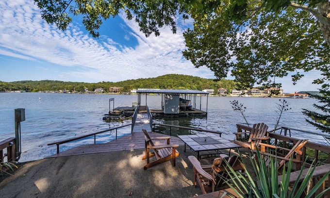 Roach House | !Remote & Relaxing Lake of the Ozarks Getaway