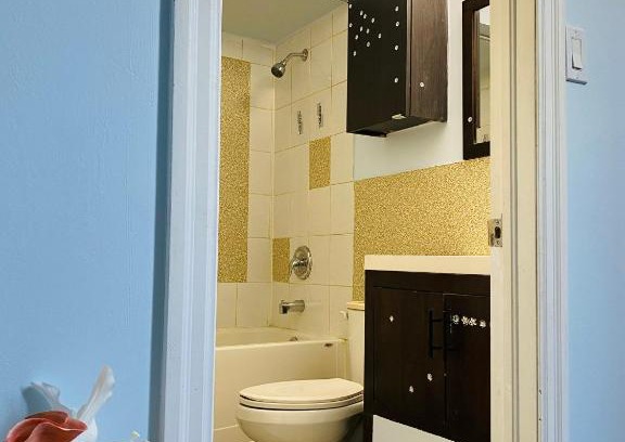 Oakridge Apartment | Renaissance II Suite 3 bedroom apartment a room space share