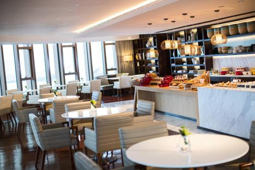 Jian Ye Hotel | Renaissance Nanjing Olympic Centre Hotel