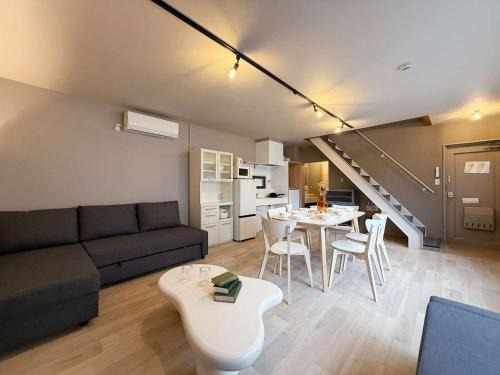 Hiroshima City Centre Apartment | Reno bld - Modern 2-Story Apt Near Peace Park Sleeps 10