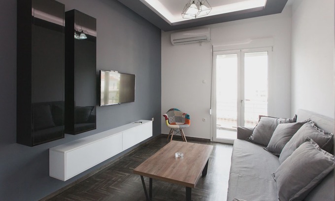 Athens City Centre Apartment | Renovated 2 bedroom apt in Larissis Railway Station and Metro