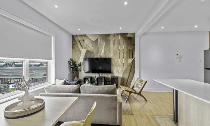 Rosemont-La Petite-Patrie Apartment | Renovated 2-Bedroom Haven by Jean Talon Market