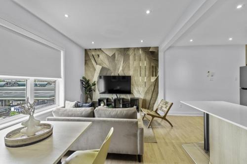 Little Italy Apartment | Renovated 2-Bedroom Haven by Jean Talon Market