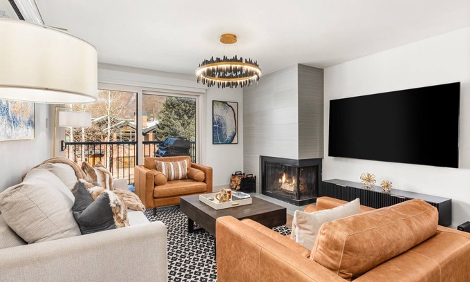 Downtown Apartment | Renovated 2 BR/2 BA In Town with AC!