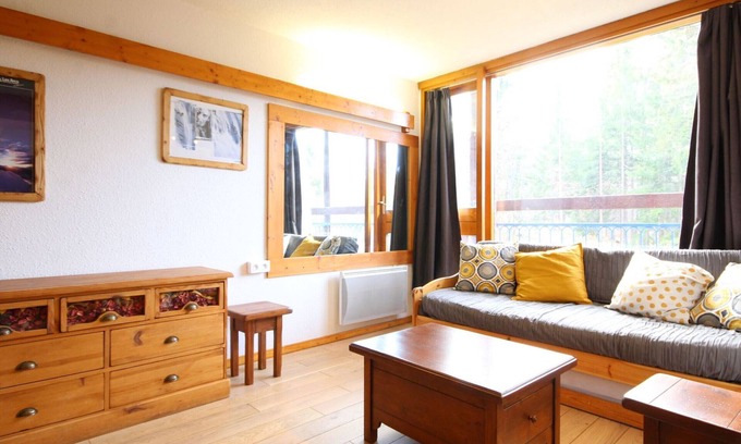 Arc-1800 Apartment | Renovated 3-Bedroom Apartment · Central Location · Balcony · Free WiFi