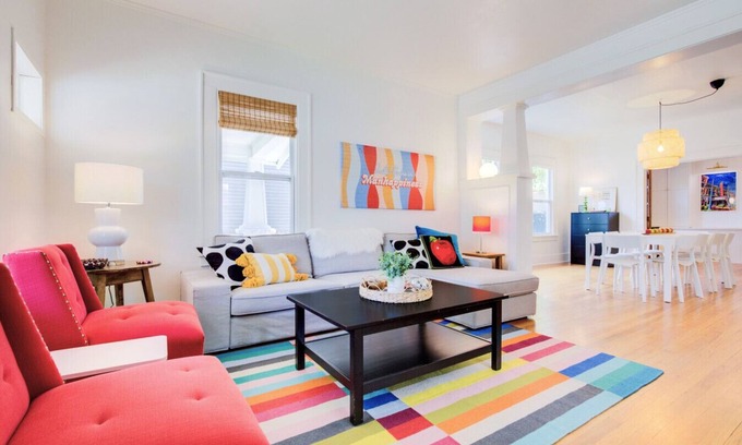 Manhattan Apartment | Renovated 4BR/2BA, <1Mi to KSU, Great for Groups