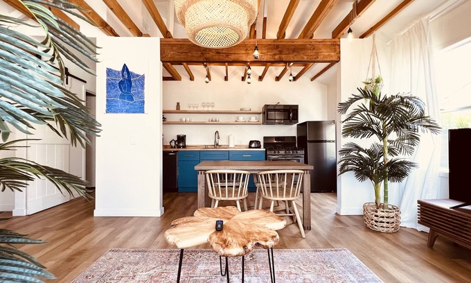 Los Angeles House | Renovated and designed by an LA based architect with a wonderful front yard.