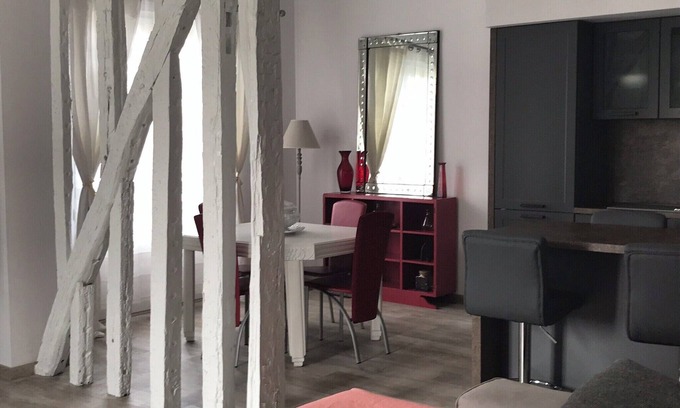 Mirepoix Apartment | Renovated apartment in the heart of Mirepoix cutlery
