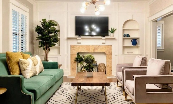 Midtown - Westport House | Renovated Art Deco retreat with porch and 2 King Beds, walk to coffee and food!