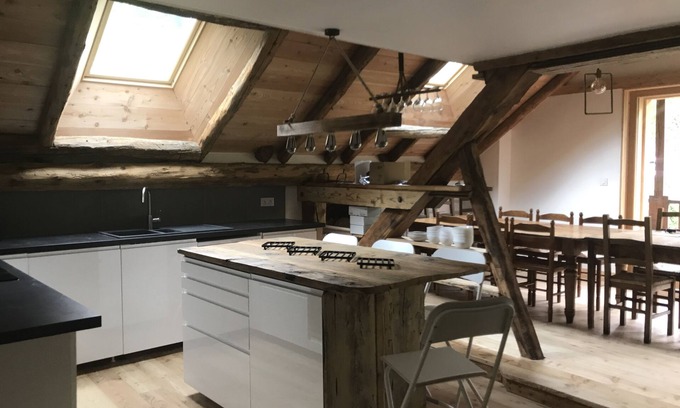 Vallouise-Pelvoux Apartment | Renovated attic room in an old house in Vallouise