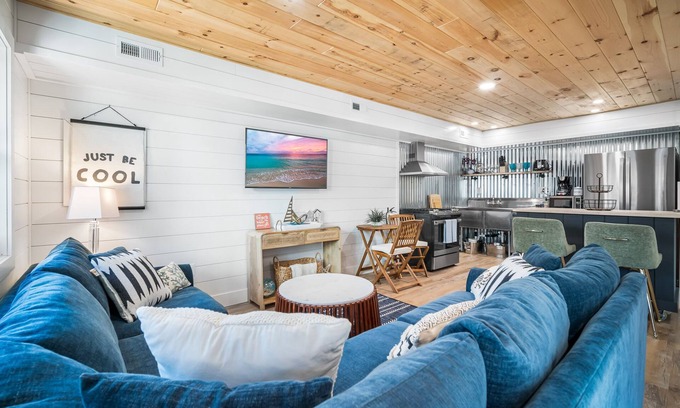 Margate City House | Renovated Beach Cottage + Offstreet Parking + 1 Block to Beach!