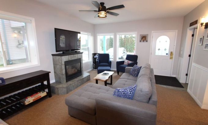 Silver Star Mountain Apartment | Renovated Ground Level Suite Backing onto Alpine Chair - Pet Friendly