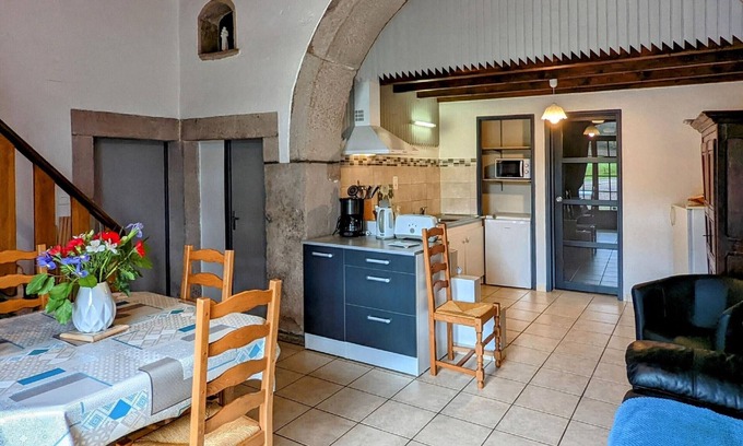 Saint-Bresson Cottage | Renovated Cottage with Comfort and Nature in Saint-Bresson