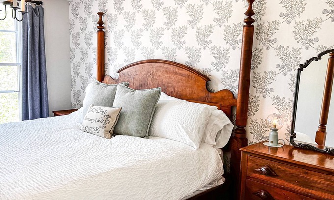 Sebago House | Renovated Farmhouse Close to Sebago Lake