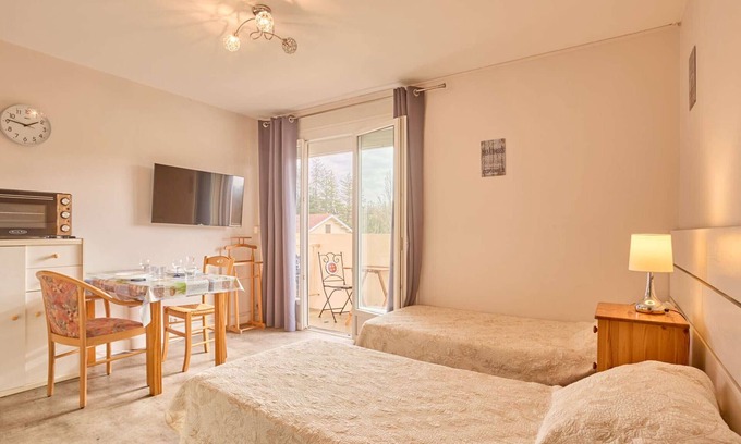 Barbotan-les-Thermes Apartment | Renovated studio with south balcony in Barbotan