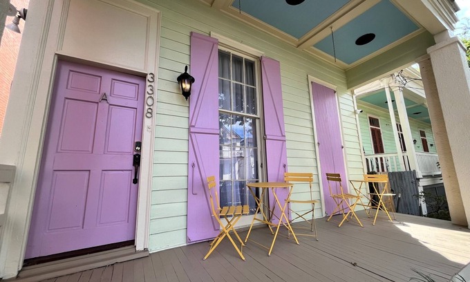 Faubourg Delassize Apartment | Renovated Garden District Cottage 1 block from Streetcar in Historic District!