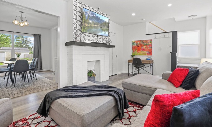 Livingston Park House | Renovated gem walking distance to Hospitals and Downtown