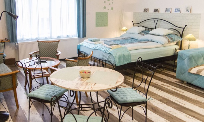 Terezvaros Apartment | Renovated Ground Floor Apartment at Oktogon