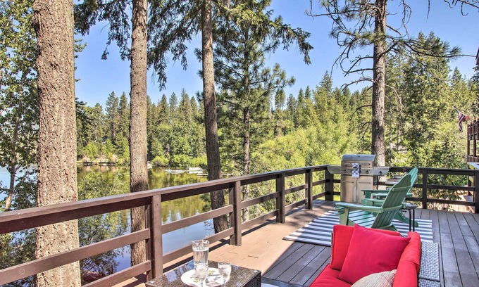 Hauser House | Renovated Hauser Lake Retreat: Walk to Beach!