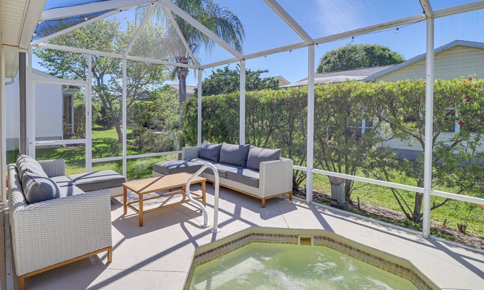 Summerhill House | Renovated Home in The Villages w/Lanai, Golf Cart