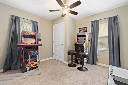 Mobile House | Renovated Home Perfect for Family