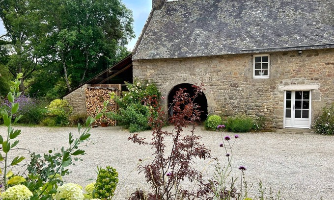 Crach House | RENOVATED HOUSE IN A TYPICAL HAMLET NEAR THE SEA