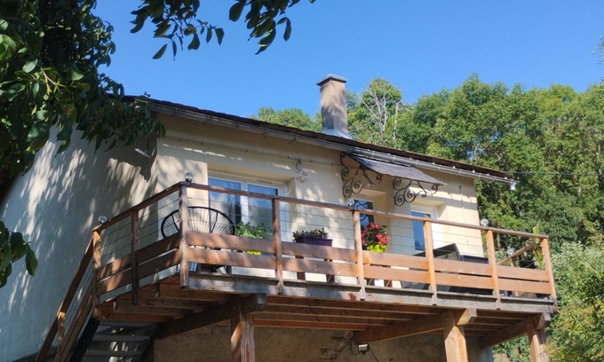 Meyrueis Apartment | Renovated "La dépendance" a stone's throw from Meyrueis ideal setting for up to 7 people