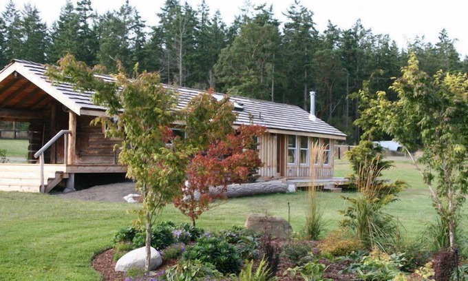 Port Townsend Cabin | Renovated Log Cabin on Acreage, Sleeps up to 4