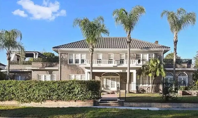 Lake Davis - Greenwood House | RENOVATED LUXURY 6000 sqft Mansion in Downtown Orlando SLEEP 14 NEAR Theme Parks