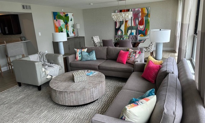 Bayfront Condo | Renovated Luxury Unit Downtown Sarasota with Amazing Water Views