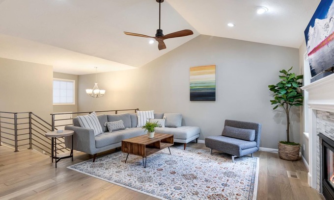 Holladay House | Renovated Modern Townhome in the heart of Holladay