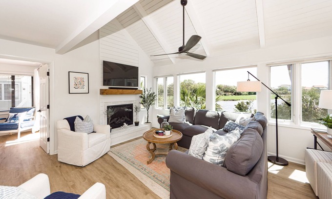 Sealoft Villas Cottage | Renovated on the Lagoon within Walking Distance to the Beach &n Amenity Cards!