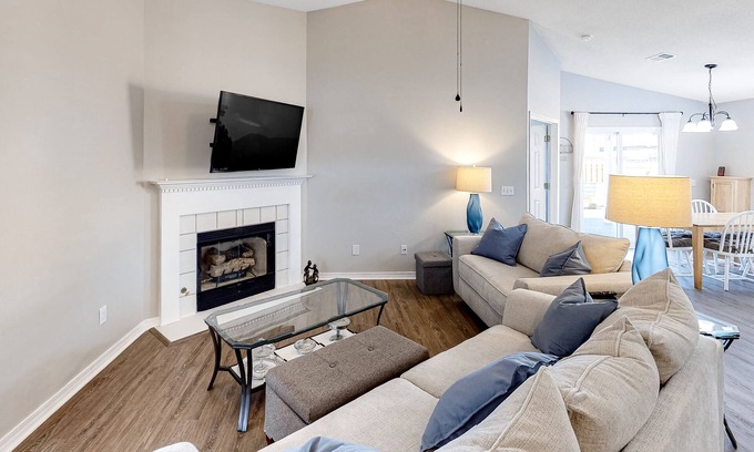 Emerald Shores House | Renovated, quiet home with dog-friendly yard, AC & deck - watch the Blue Angels