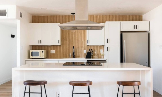Scottsdale Estates Ten House | Renovated Retreat | Old Town Scottsdale | Sleeps 6