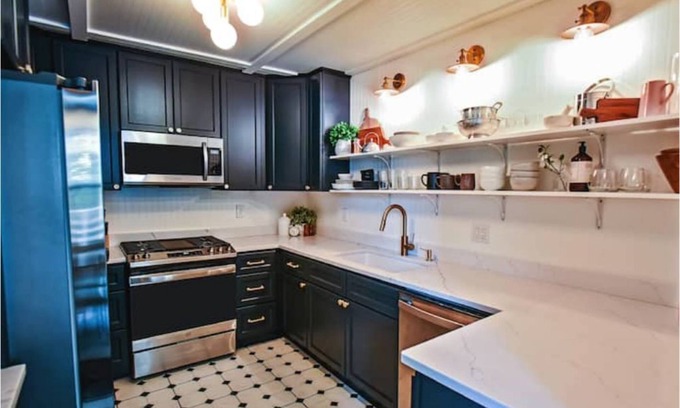 Peoria Heights House | Renovated River View in the Heights!