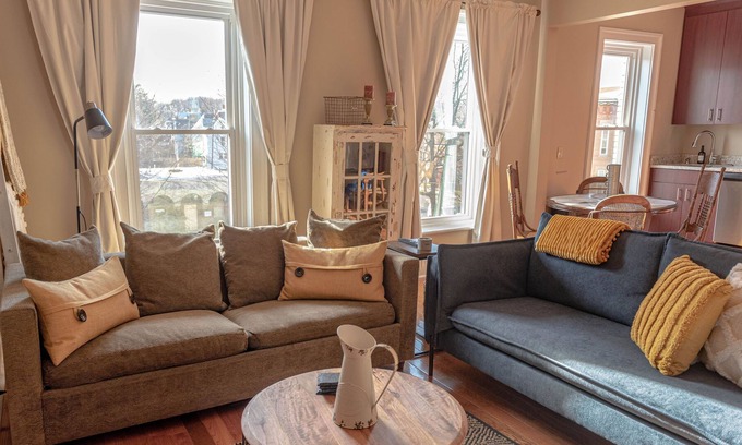 Kingston Apartment | Renovated Sunlit suite 1Bd in Midtown Arts District