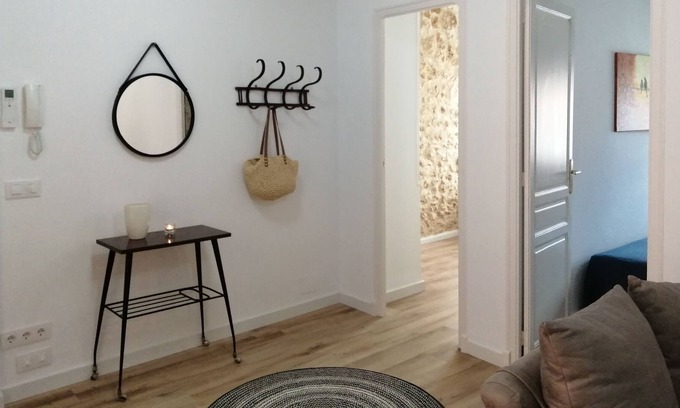 Tortosa House | Renovated town house, at the foot of the greenway, between the beach and the mountains.