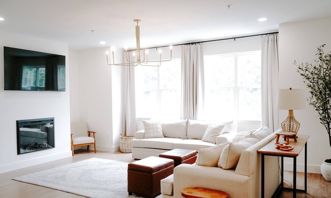 Prince Frederick House | Renovated Townhome in Heart of Prince Frederick