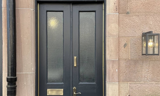 Inverkip Apartment | Renovated Village Shop in the Heart of Inverkip, West Coast Scotland