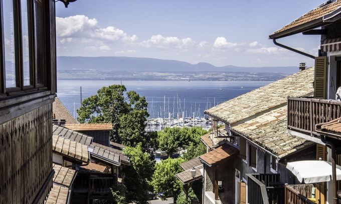Thonon-les-Bains Apartment | Rent Furnished T1 Apartment in Port de Rive