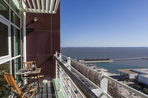 Parque das Nacoes Apartment | RENT4REST LISBON PARQUE DAS NAÇÕES 17Th FLOOR RIVER VIEW