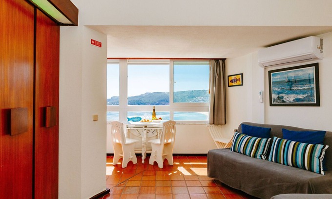 Santiago Apartment | RENT4REST SESIMBRA OCEAN VIEW STUDIO - DIRECT BEACH ACCESS